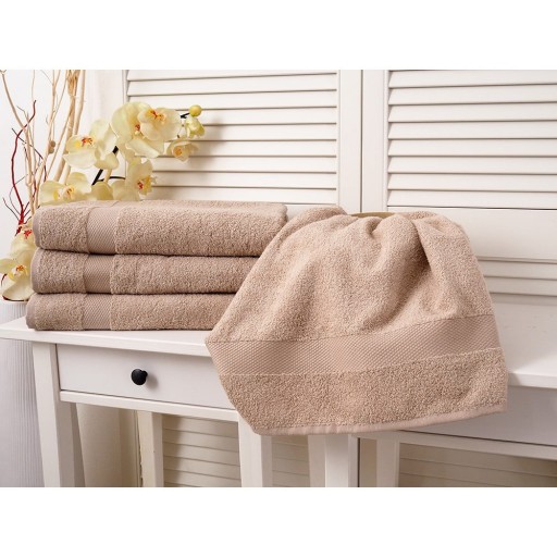 Prosop maro deschis din frotir 70x140 cm Adria – B.E.S.
