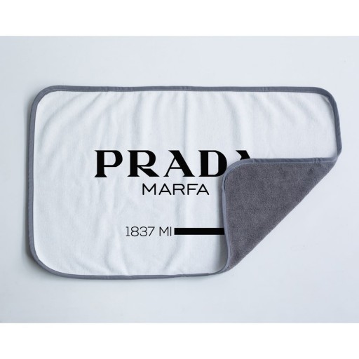 Prosop negru-alb din microfibră 45x70 cm Prada – Really Nice Things